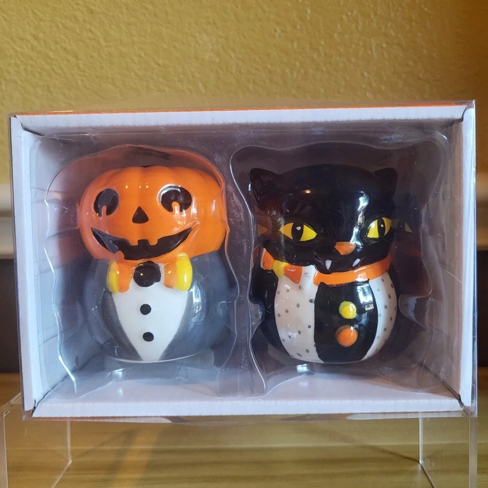 Jack O' Lantern Lane Halloween Pumpkin Black Cat Salt Pepper Shakers NEW